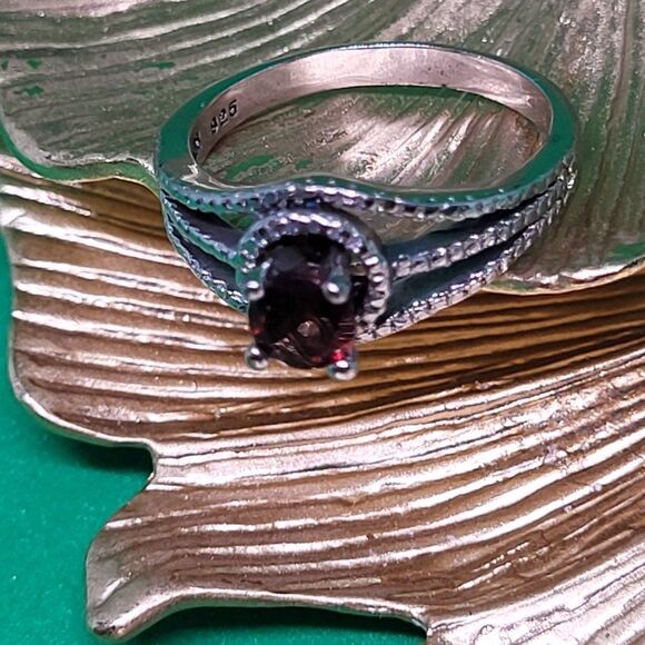 Elite New .925 Sterling Silver 0.49ctw Genuine Red Garnet & Genuine Diamond Ring - Picture 4 of 5